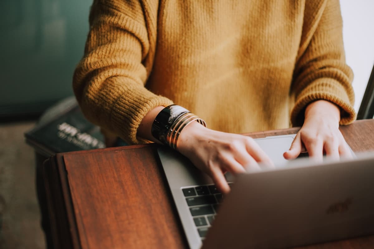 Writer's block doorbreken — 10 technieken die werken